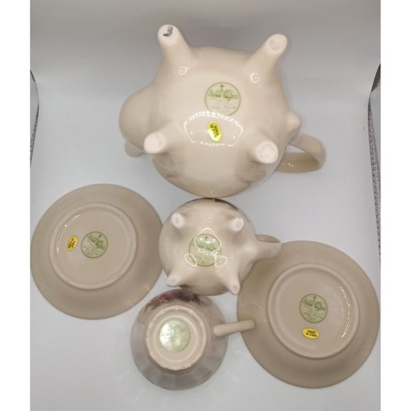 Lily Creek Incomplete Porcelain Tea Set Poinsetta Teapot Creamer Cup 2 Saucers - Picture 2 of 12